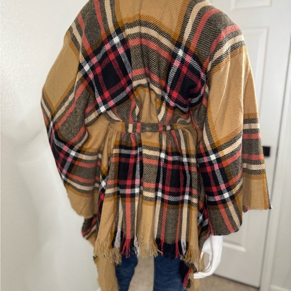David & Young Camel Plaid Ruana With Belt one size.  #253 - Picture 2 of 10